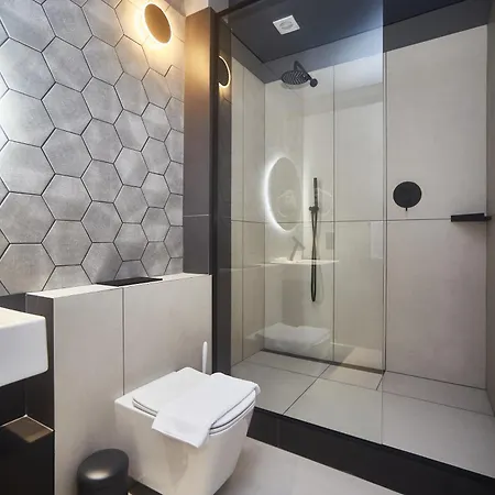 Ultramarinn 4* Odessza