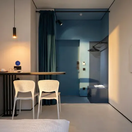 Ultramarinn 4* Odessza