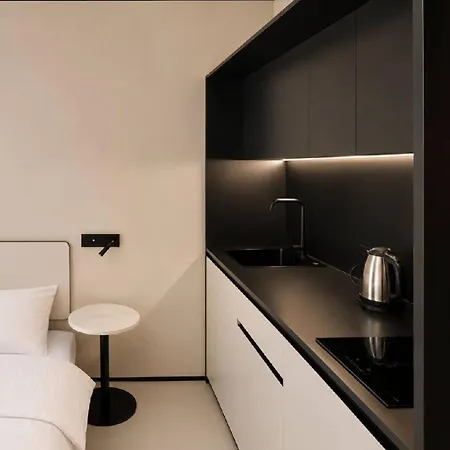 Ultramarinn 4* Odessza